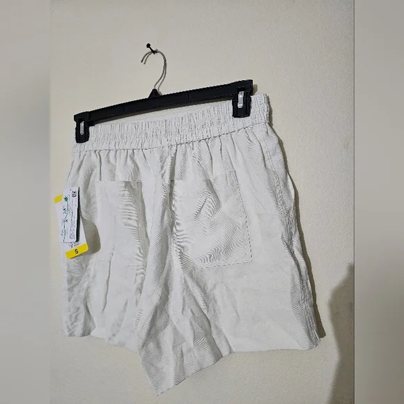 Kersh Women  White adjustable Waist Short Size S Waist 15 - Picture 4 of 6
